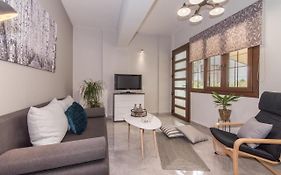 Valentine'S Modern Apartment
